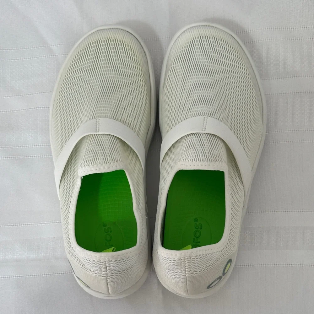 Oofos White Slip On Shoes Size 7.5 - Picture 2 of 8